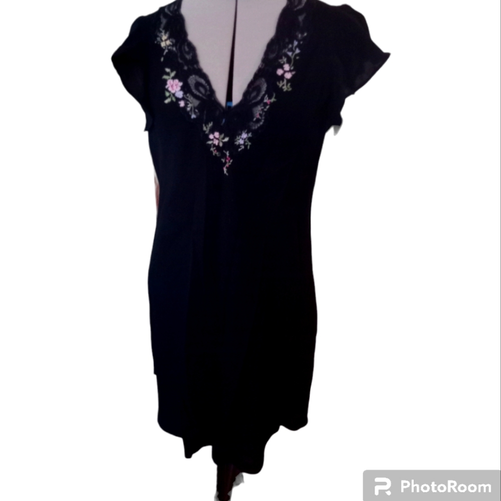 Vintage Oscar de la Renta Pink Label short nightgown.